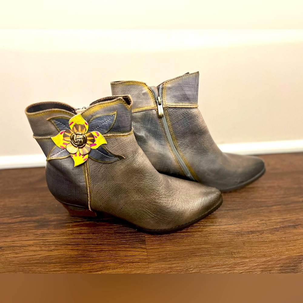 L'ARTISTE Boots